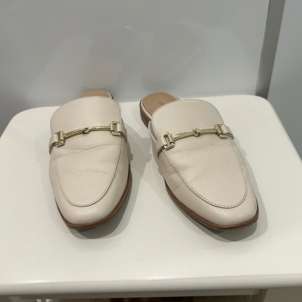 Elegant Cream Loafers with Gold Accent